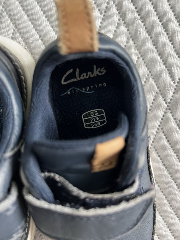 Pantofi piele Clarks marime 21