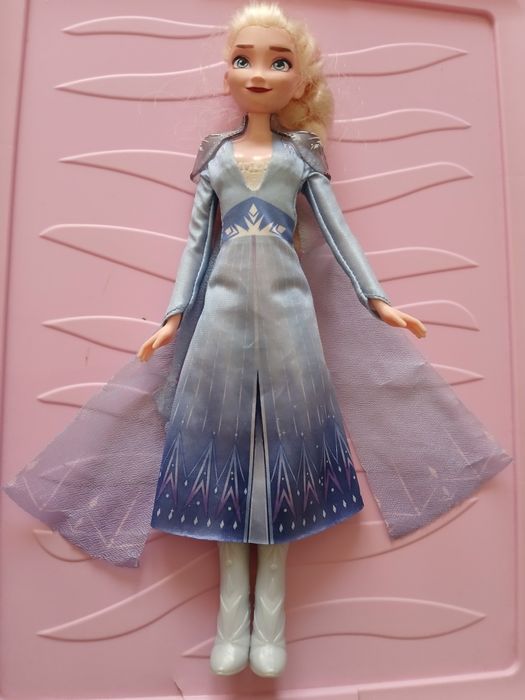 Papusa printesa Elza ca noua