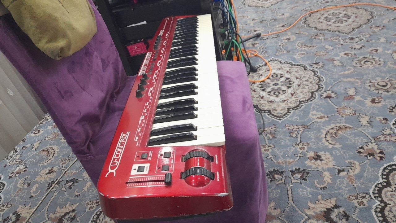 Midi Behringer studio samarqand jomboyda