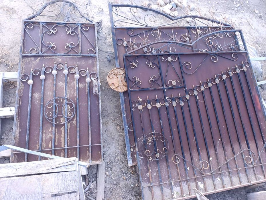 Продам металлические ворота с калиткой, б/у