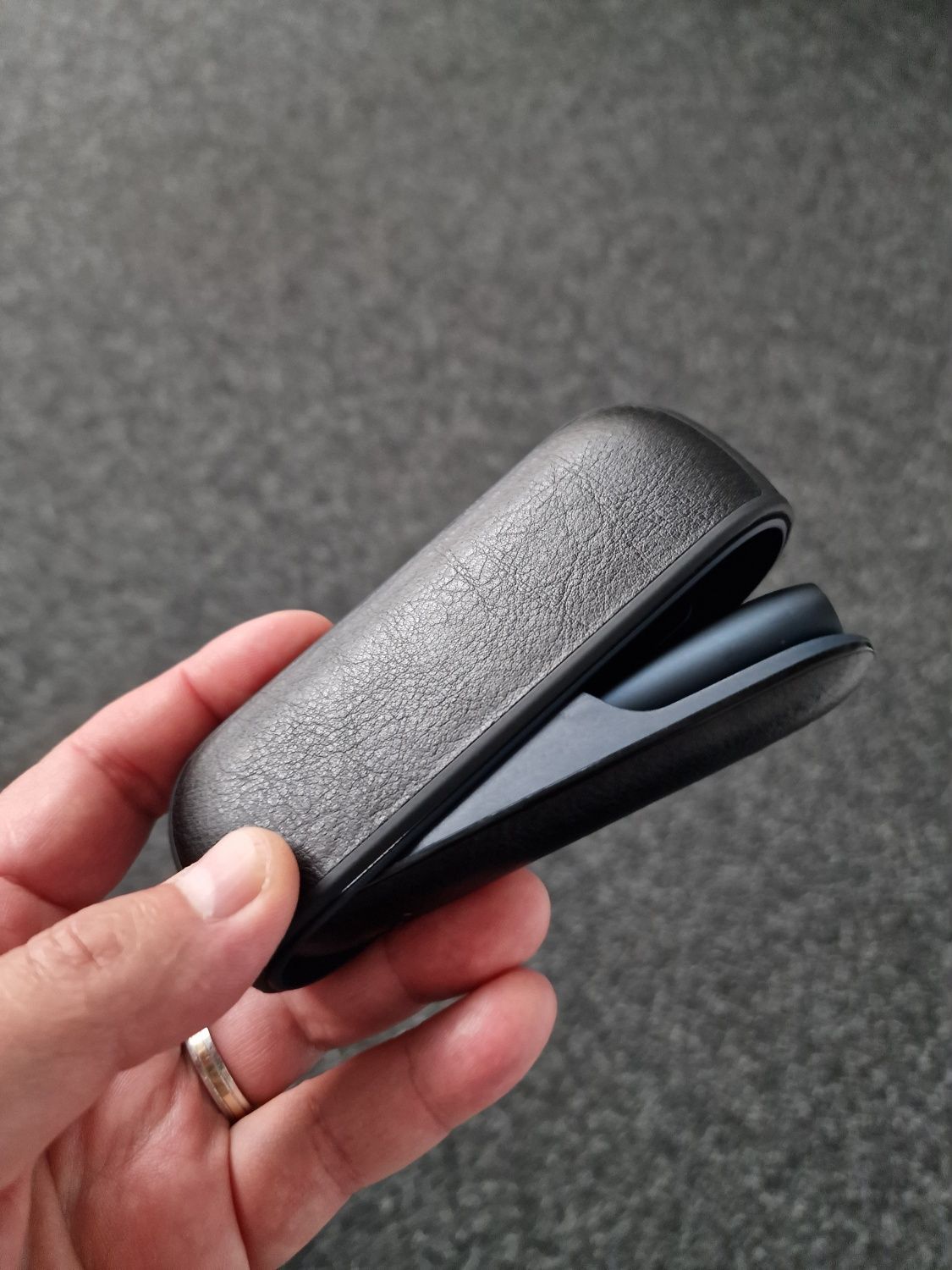 Husa piele neagra pentru iqos duo 3