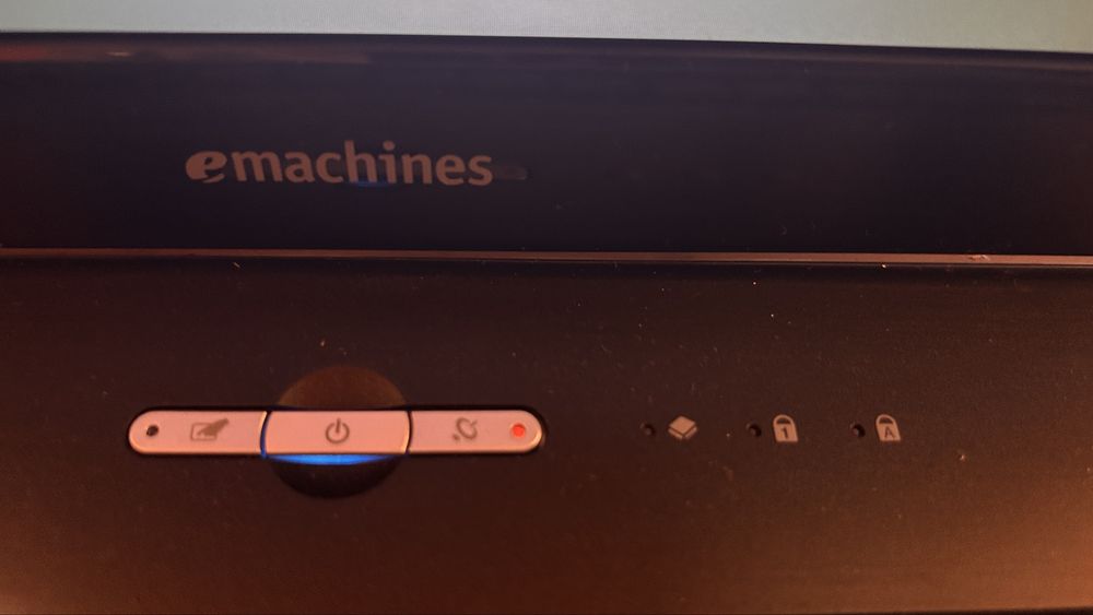 Лаптоп Acer G725 с Windows 7