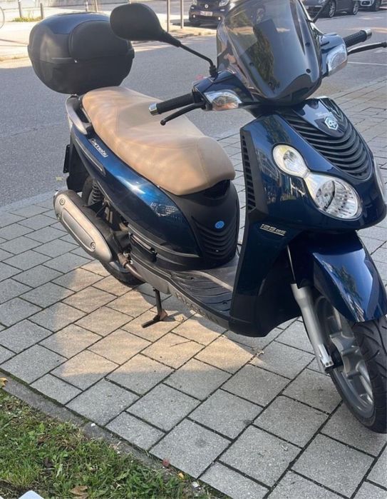 Piaggio Carnaby 125 (Nu Beverly , X9)