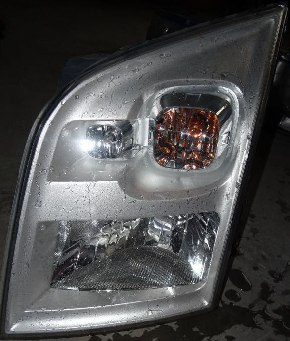 Far stanga Ford Transit din 2009 volan pe stanga