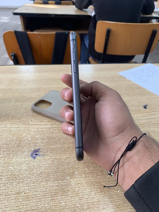 Vant Iphone 11,64 gb