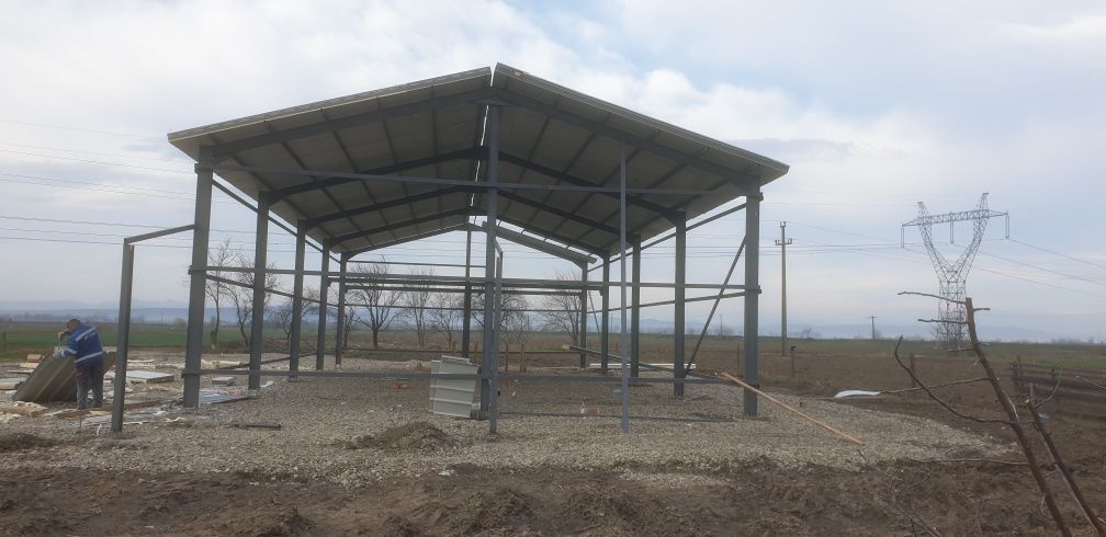 Vând structura metalica 10X20X5h confecții , hale complete