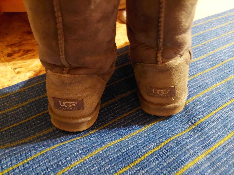 Cizme UGG  gri, in stare buna
