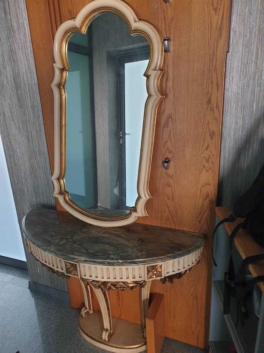 Барокова тоалетка/конзолна масичка/маса с огледало-мрамор-дърворезба