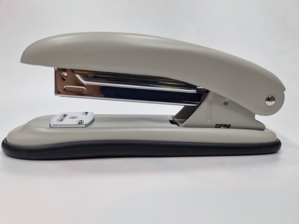 Stapler 0344  deli optom