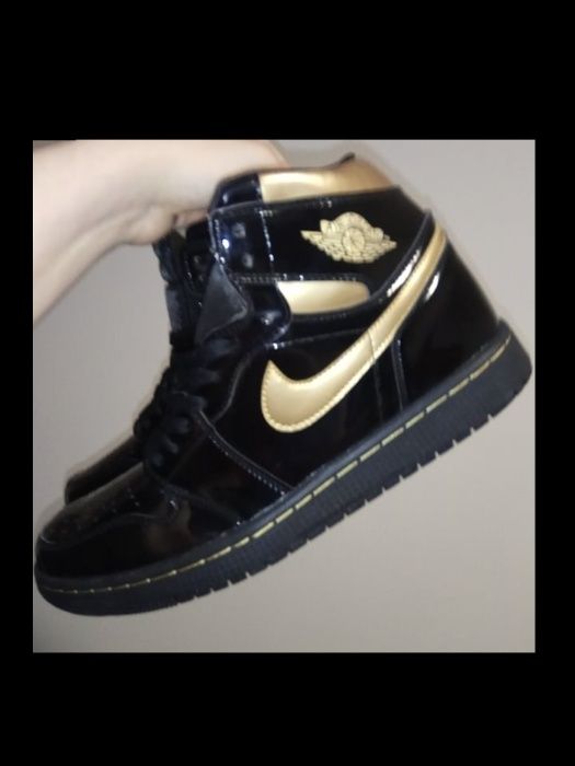 Jordan 1 Retro High Black Metallic Gold 44, 45 размер