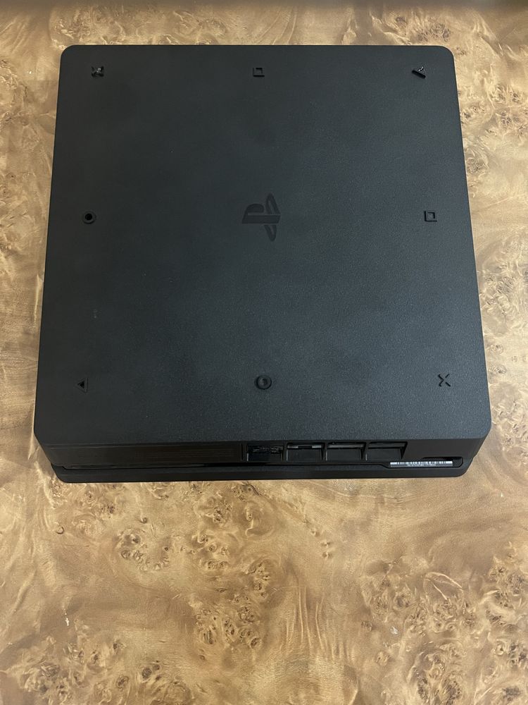Sotiladi: Sony Playstation 4 Slim – 1TB
