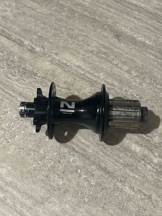 Vând diferite piese de bicicletă