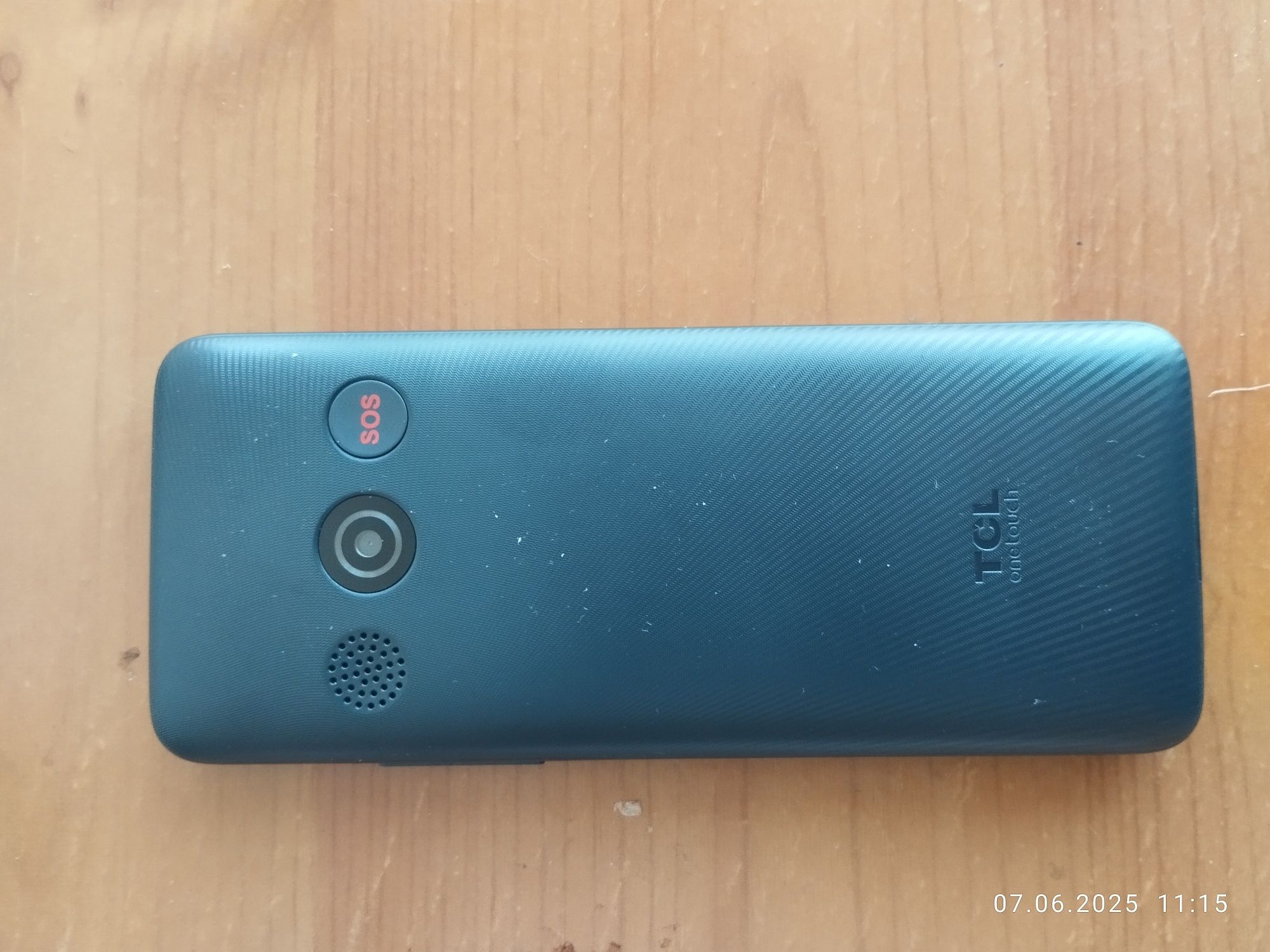 Продавам нов телефон TCL ONETOUCH 4022S