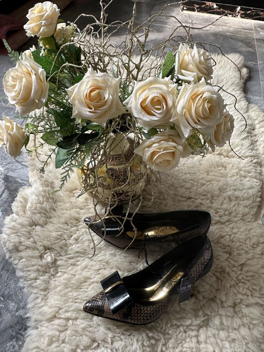 Продается фирменные туфли