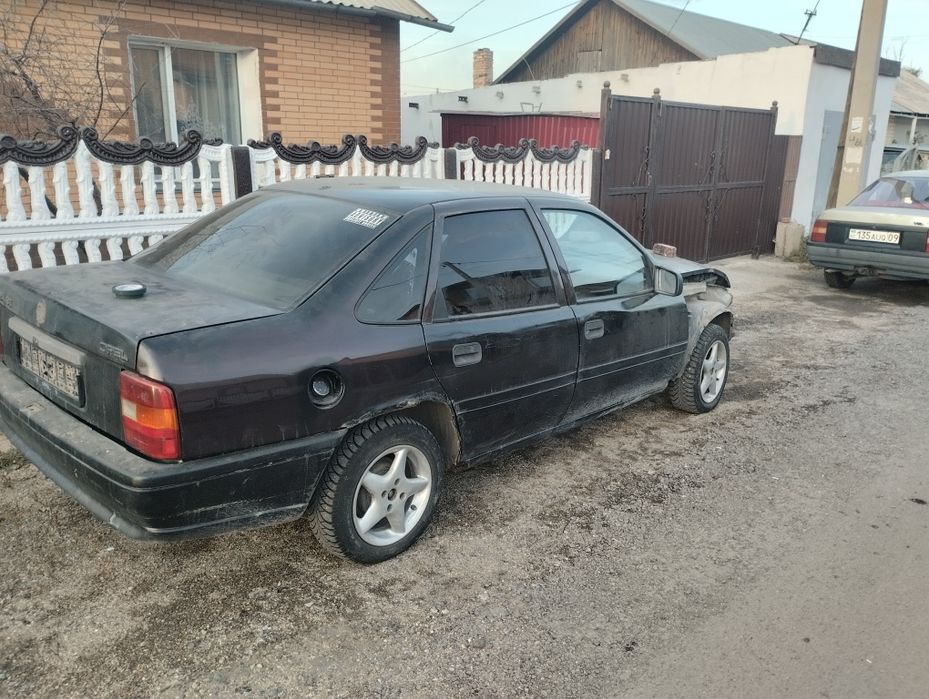 Продам opel vectra а по запчастям