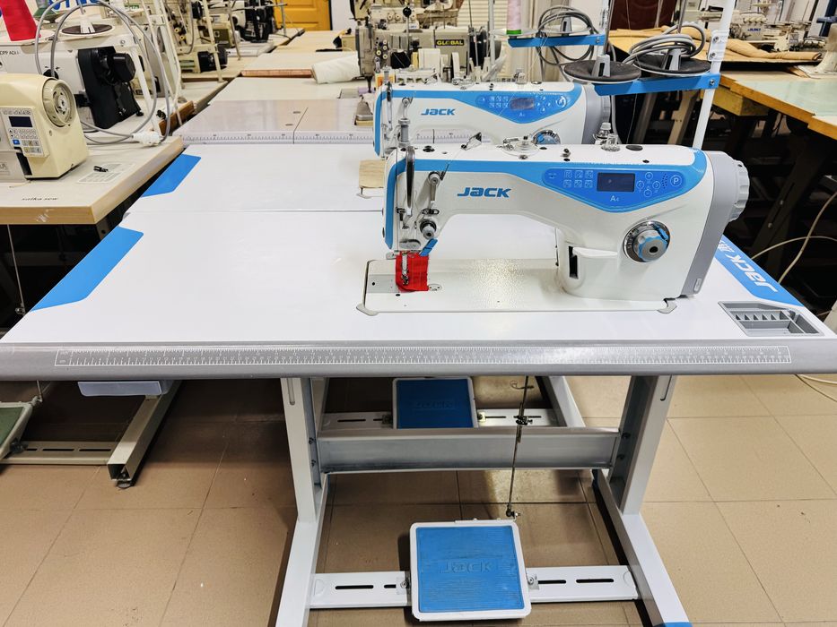 Masina de cusut jack A4 full automata la 220 v