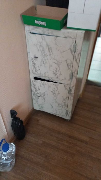 продам сейф 2 секционный.