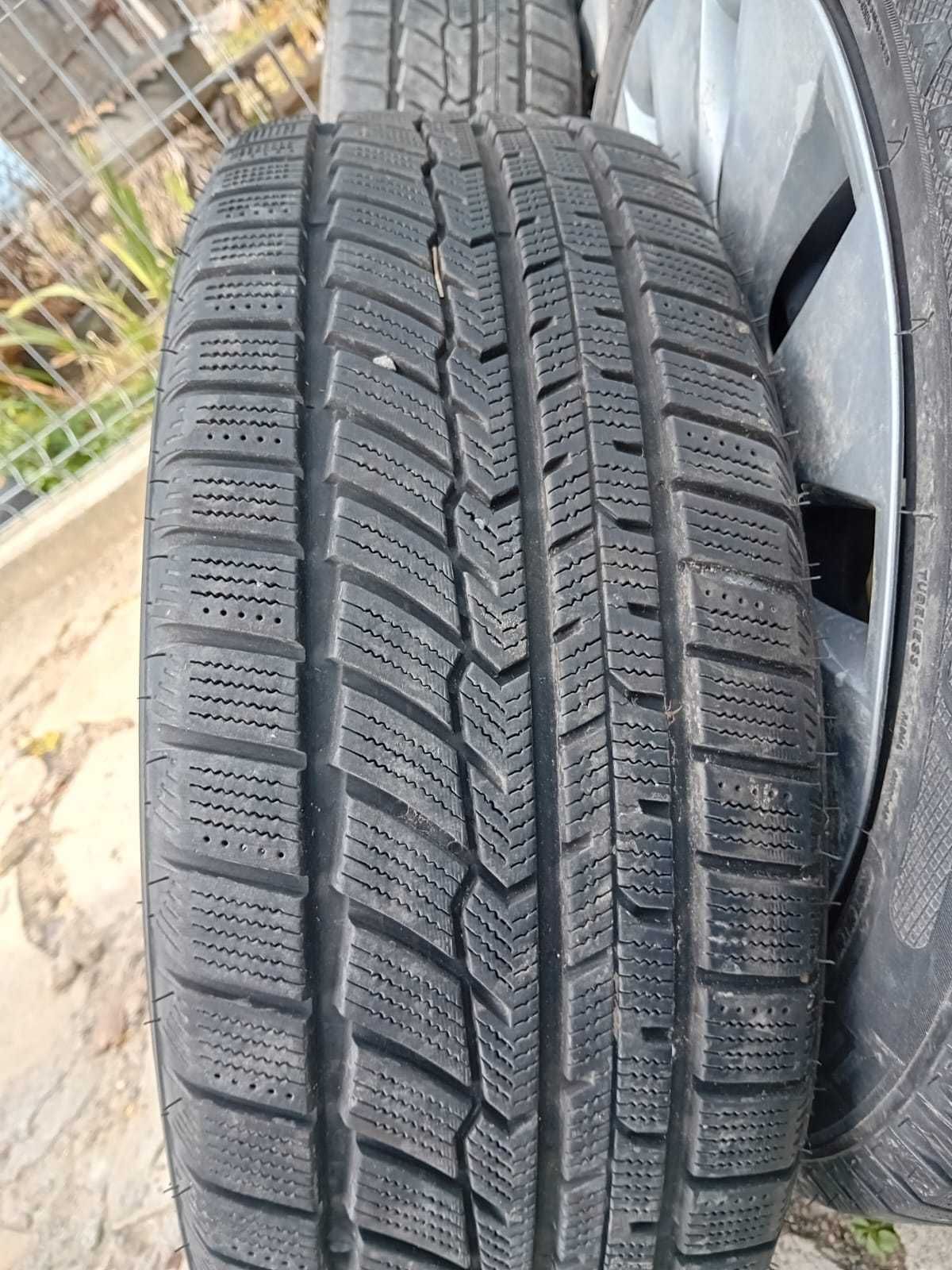 Vând 4 cauciucuri iarnă cu tot cu jante pentru BMW