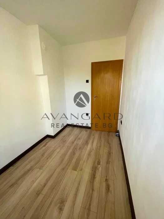 Продава се Тристаен апартамент в Пловдив, Кючук Париж - 51 кв.м за 2451 €/кв.м - Снимка #4
