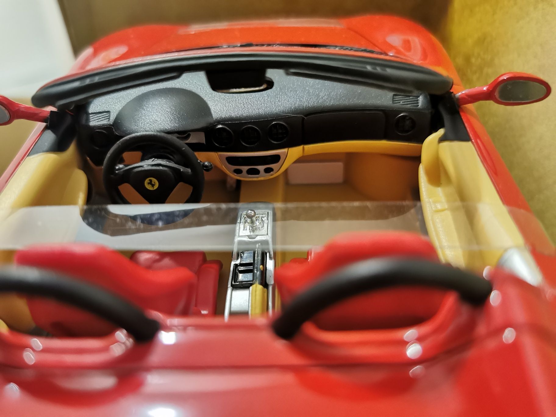 Ferrari 360 Modena Spider 1:18 Hotwheels