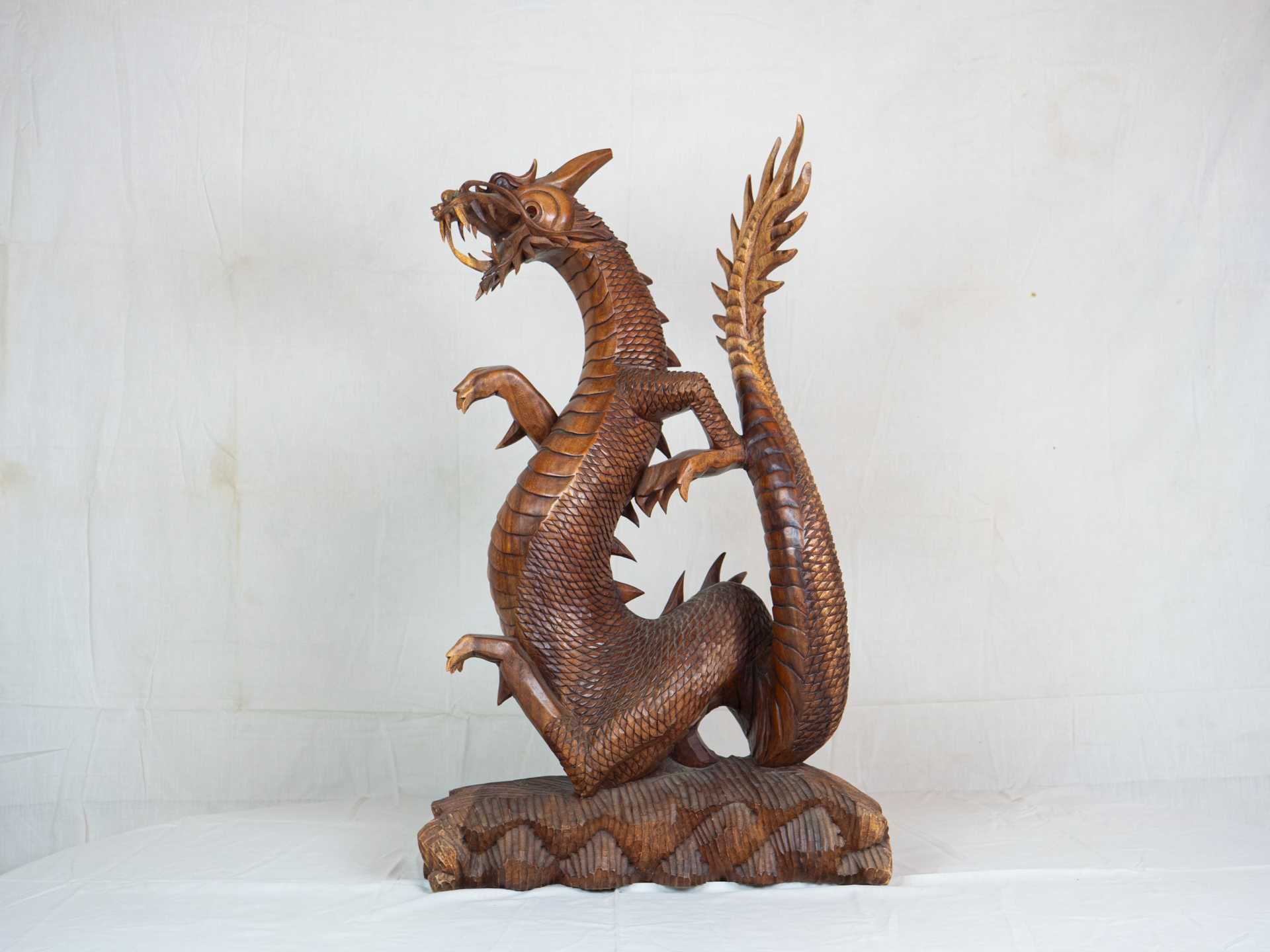 Sculptura spectaculoasa Bali Dragon