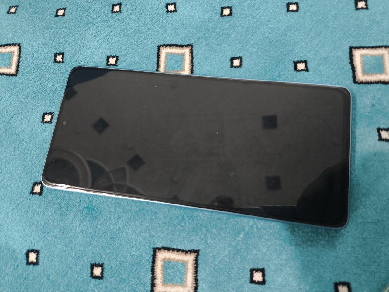 Poco f5 8+8/256 ideal