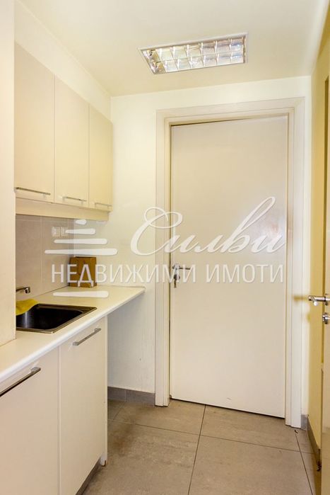 Продава се МАГАЗИН в централната част на града