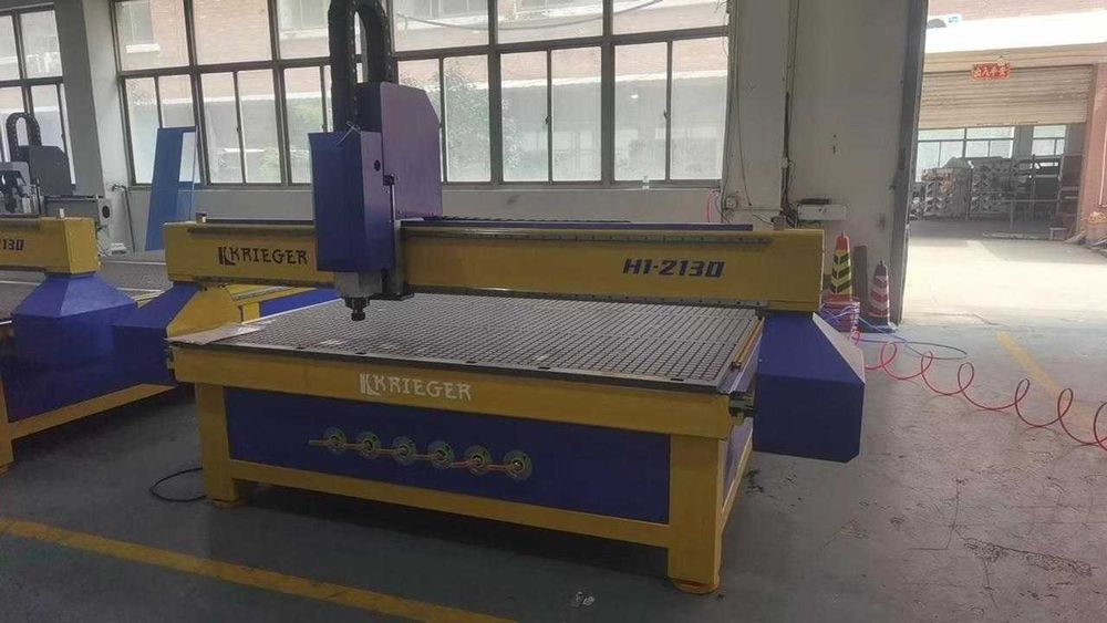Фрезерно-гравировальный станок с ручной сменой KRIEGER H1-2130
