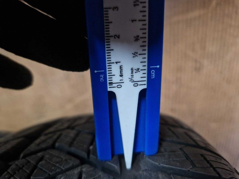 4 Pirelli R17 215/65 Anvelope de iarnă DOT3621