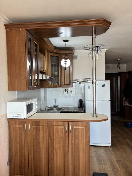 Срочно! Дешево! Кухонный гарнитур с барной стойкой