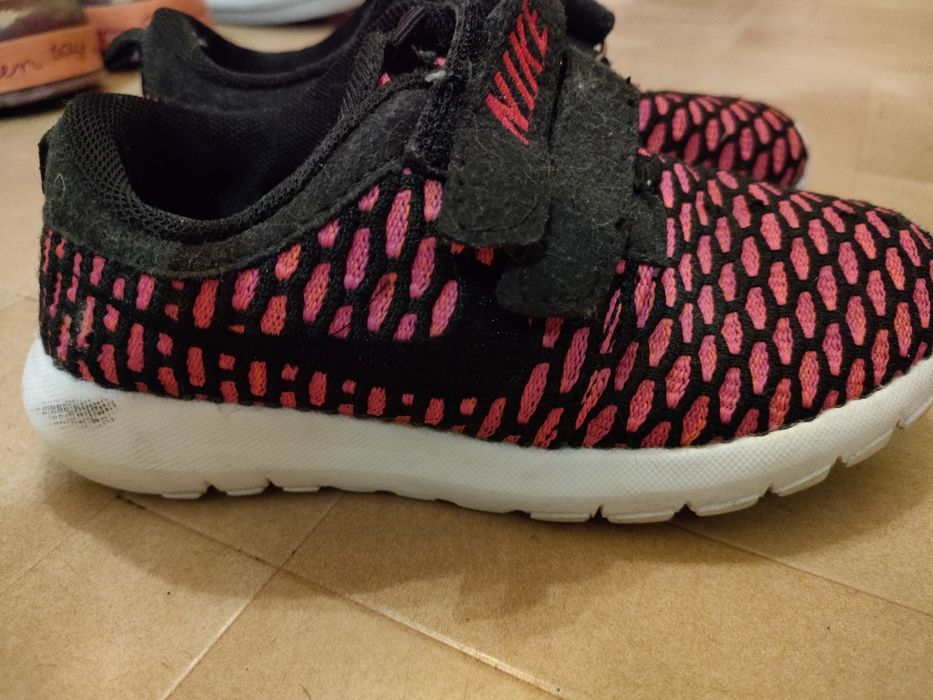 Продам кроссовки детские