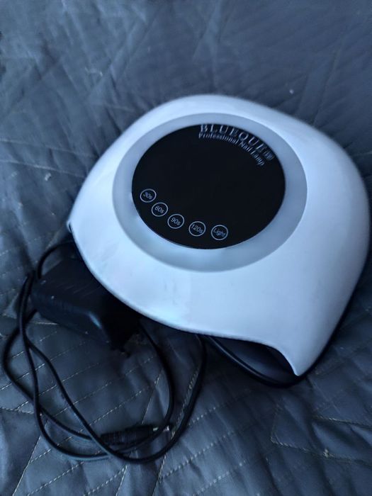 Уф лампа для маникюра и подставка для рук