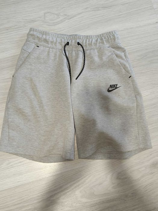 Nike tech fleece shorts