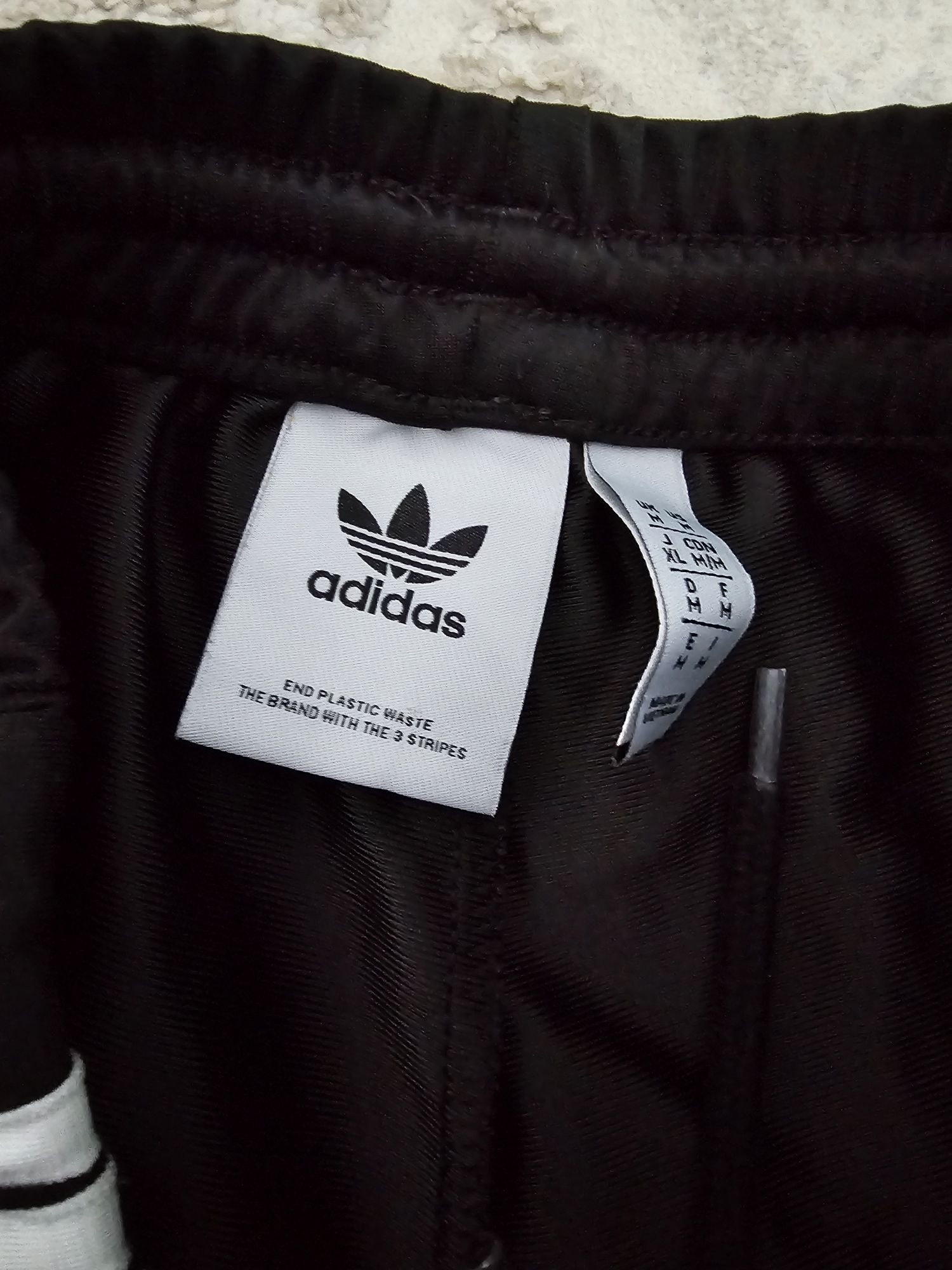 Анцуг на Adidas poppers