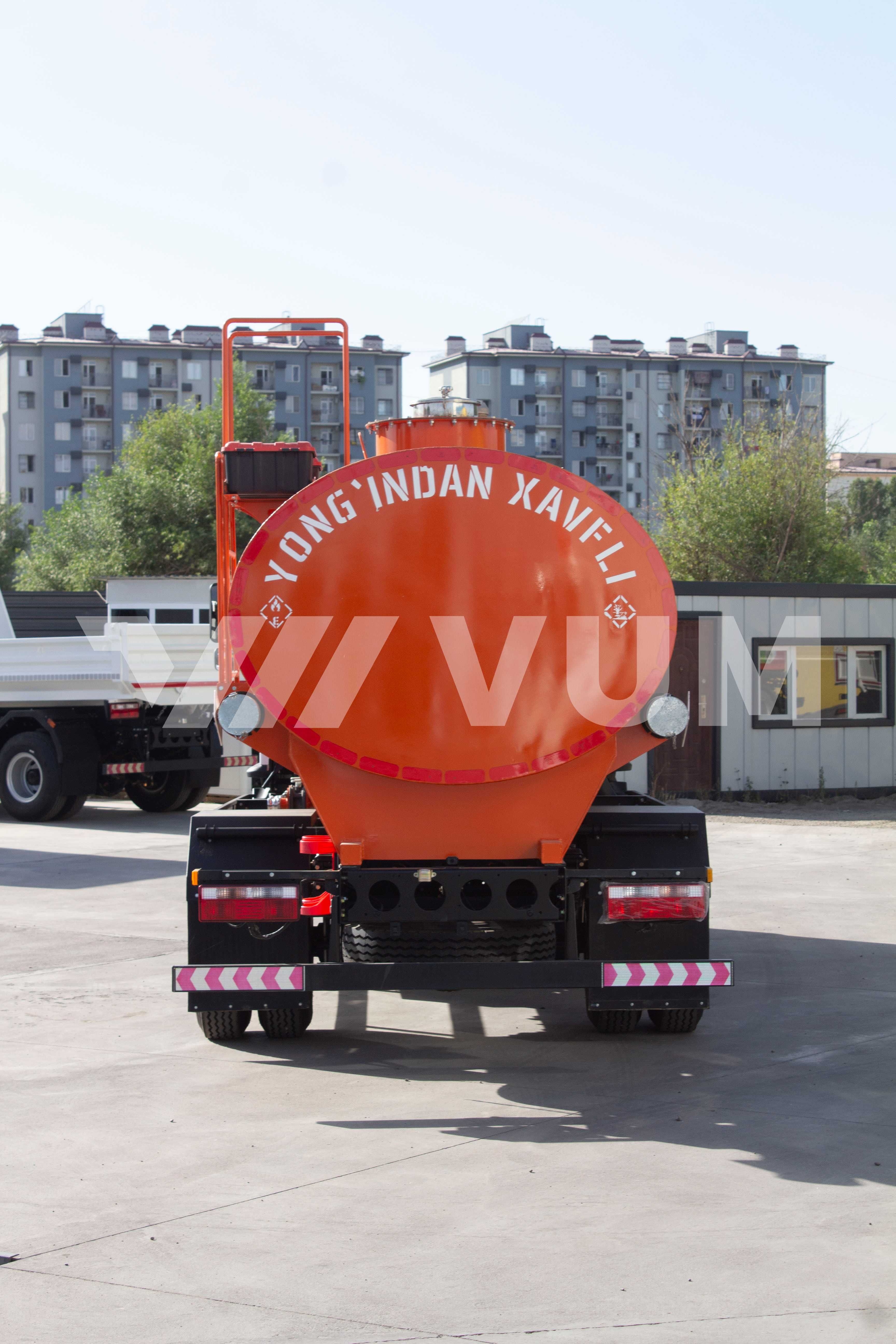 Автотопливозаправщик FAW Tiger V (7 м³),VUM5110