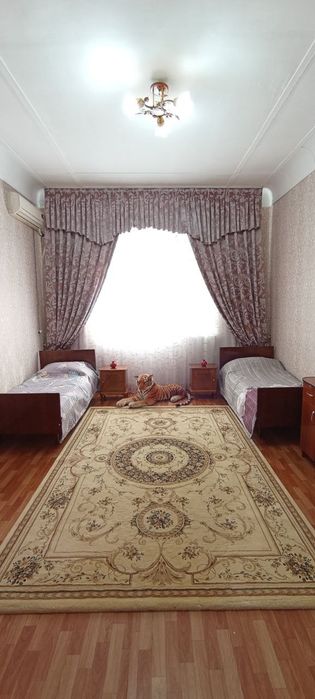 Ховли уй Ижарага берилади Паркентский Бозорни олдида 4 соток 4 хона