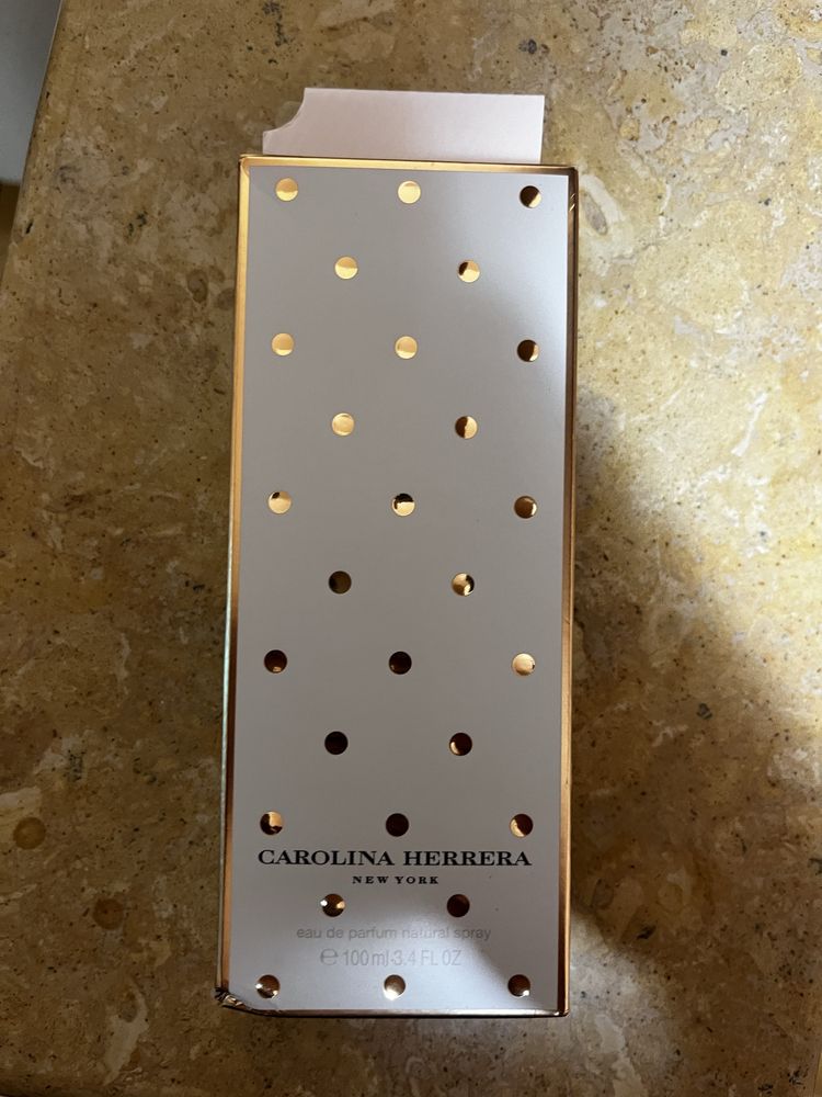 vand parfum Carolina Herrera 100ml nou