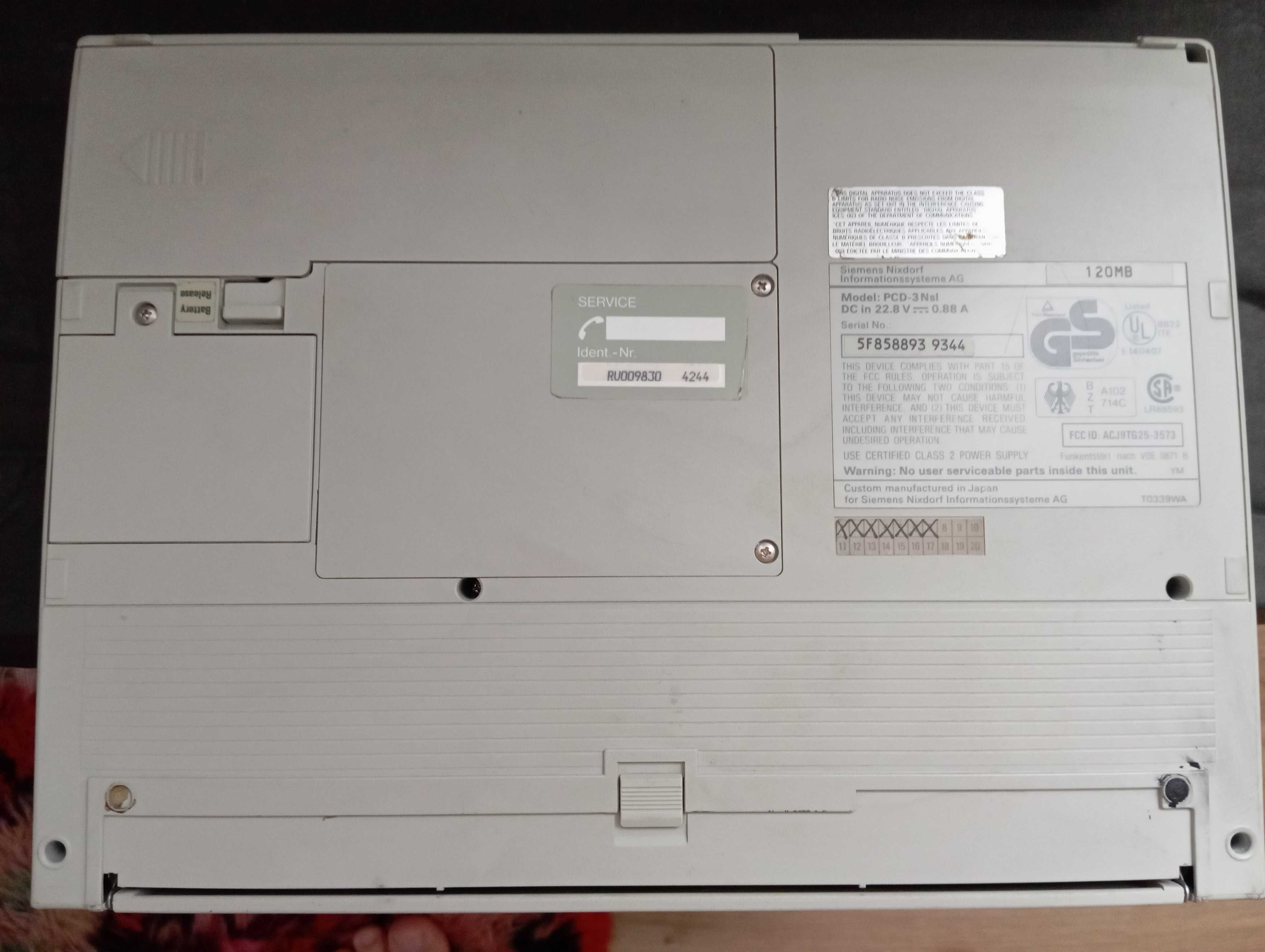Ретро лаптоп Siemens Nixdorf PCD-3Nsl