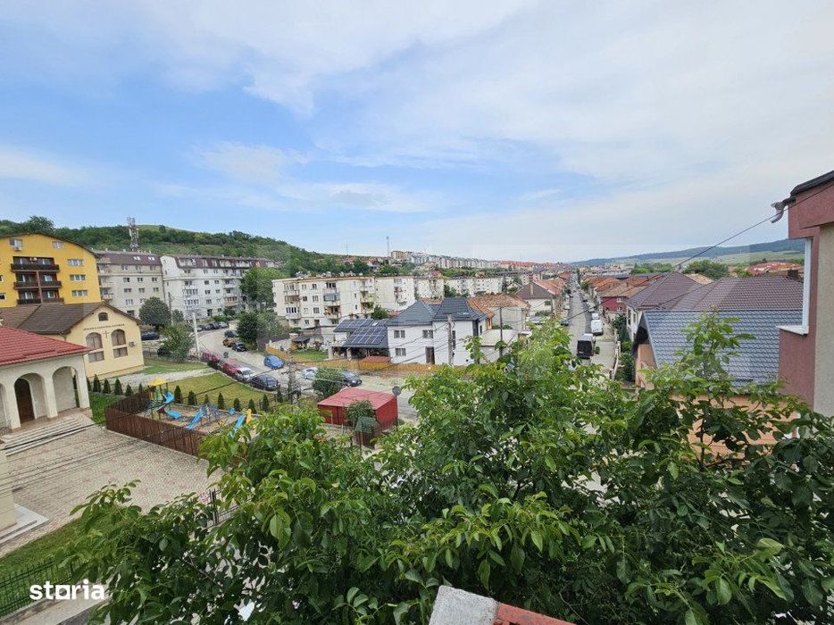 Apartament de 2 camere decomandat, 49mp etaj intermediar zona Baciu