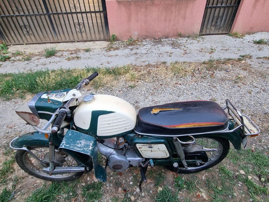 MMotoreta Mobra 50 comunista  primul model 1972