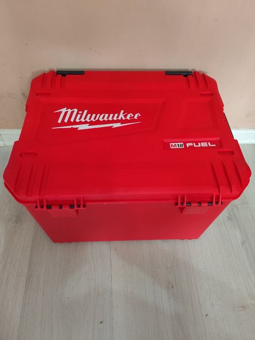 Milwaukee 4в1 комплект ЧИСТО НОВ