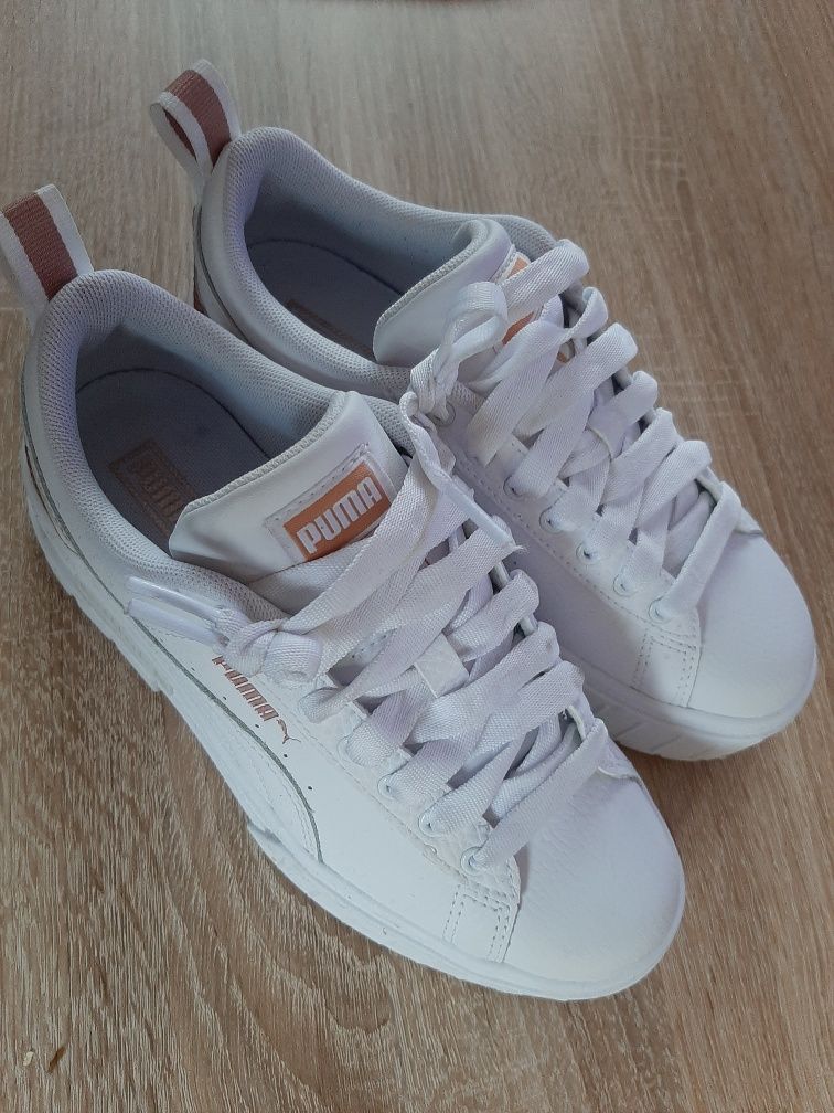 Дамски сникърси Puma Mayze Classic