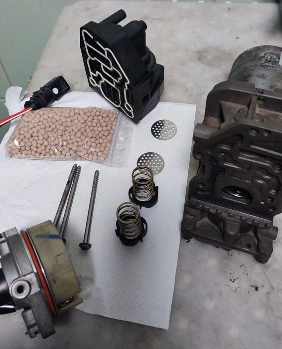 Compresor perne aer Audi Q7 Q8 4M, Touareg CR, Cayenne Tesla Model S X