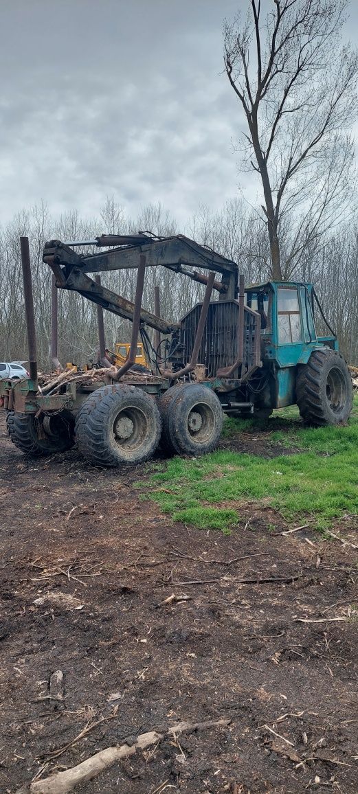 Vind tractor forestier 6×6 cu macara