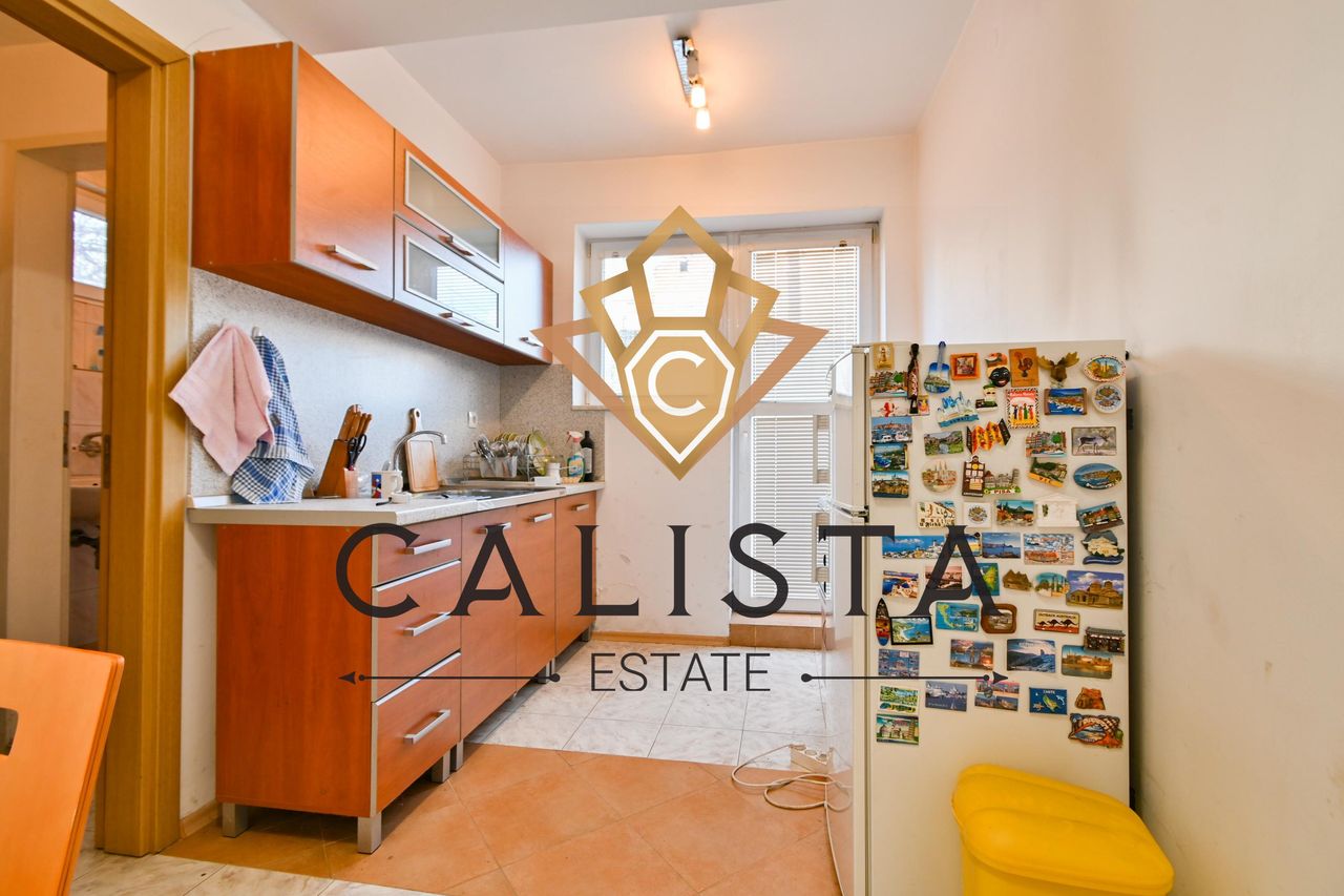 Дава се под наем Къща в София, Център - 150 кв.м за 1450 € - Снимка #2