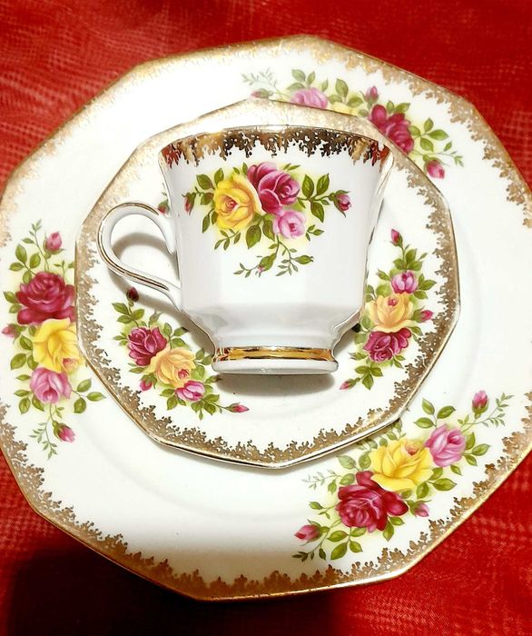 Баварски процелан - СЕЛСКИ РОЗИ