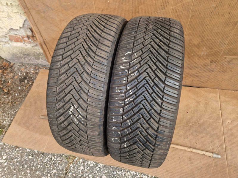 2 Anvelope Continental R20 235/45 All season DOT1123