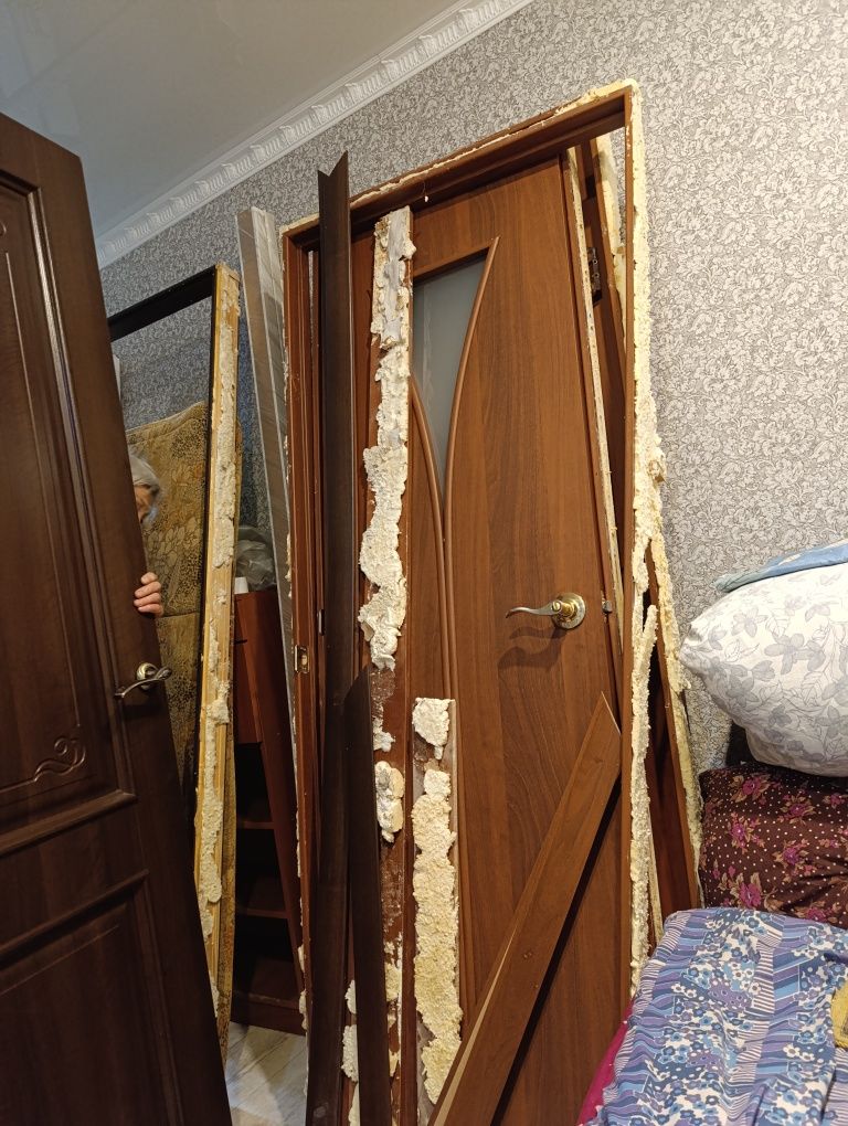 Продам межкомнатную дверь