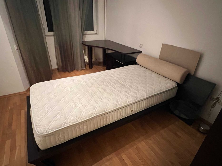 Бюро, гардероб и легло