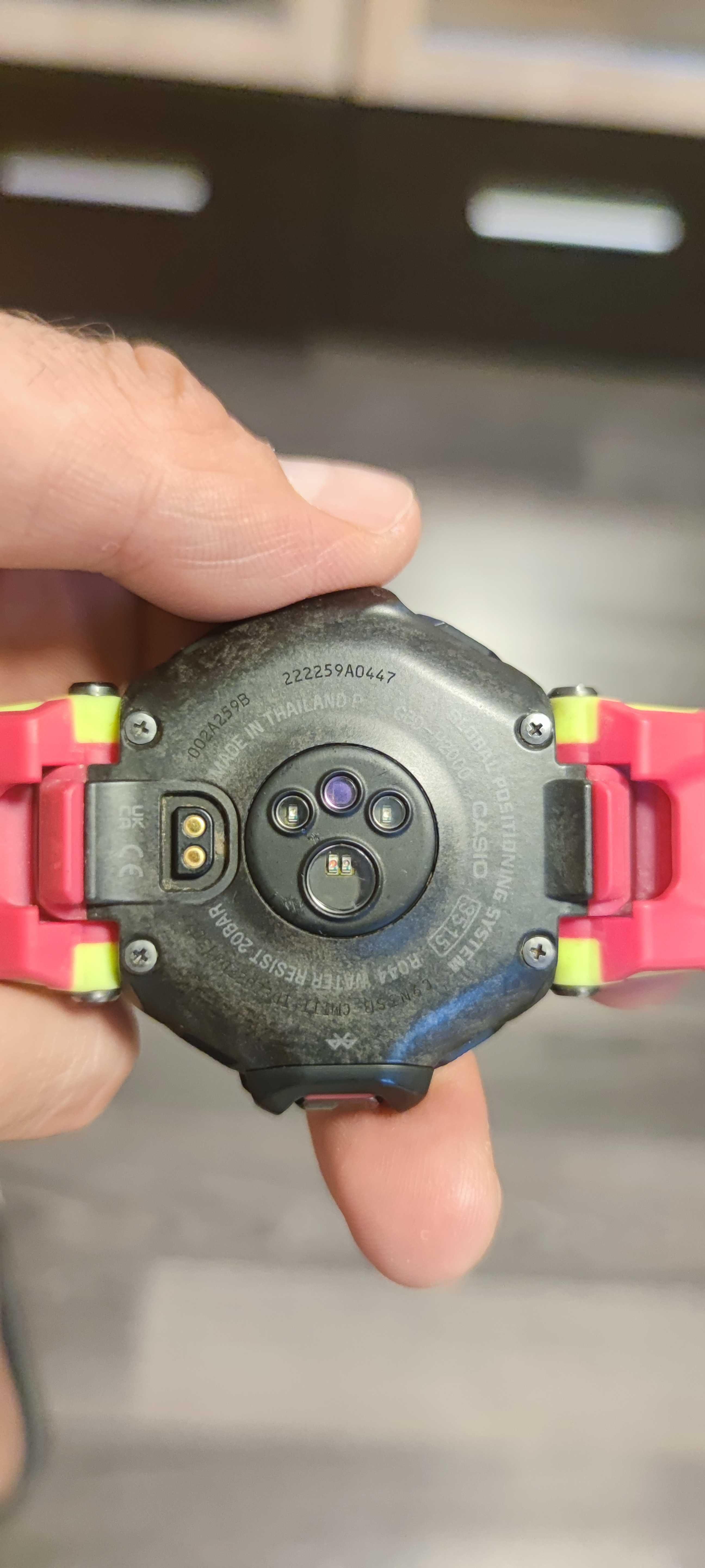 Продавам  G-SHOCK H2000